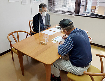 高山商工会議所_出張相談会の様子_2